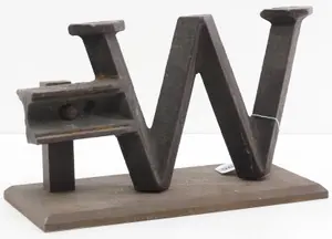 Cast iron "W" windmill counterweight