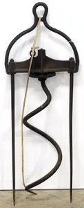 Corkscrew hay spear