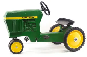 Model No.520 John Deere Pedal Tractor