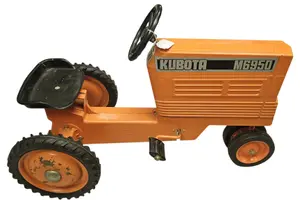 Kubota NF M6950 Pedal Tractor