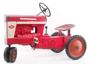 Eska Farmall 560 Pedal Tractor