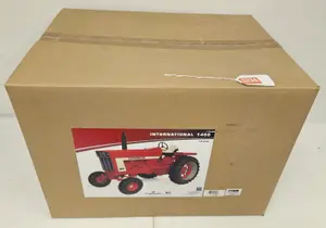 1/8 Scale International WF 1466 White Stripe Tractor