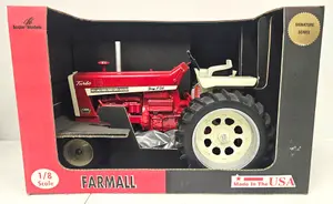 1/8 Scale Farmall 1206 Turbo Diesel Tractor