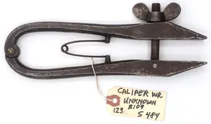 9.25''L Caliper-type nut wrench
