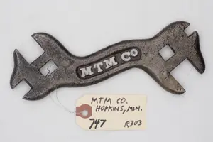 7.5''L "MTM Co"