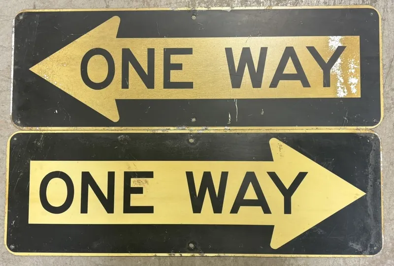 Pair ONE WAY SST Painted Metal Arrow Street Sign from auction in Jackson, Michigan — image 22