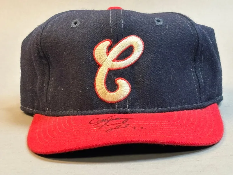Carlton Fisk Game Used Signed White Sox MLB Hat from auction in Jackson, Michigan — image 39