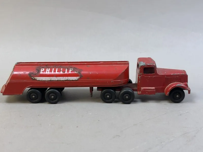 Phillips 66 Gasoline Ralstoy Toy Semi Truck Hauler 8.5" from auction in Jackson, Michigan — image 2
