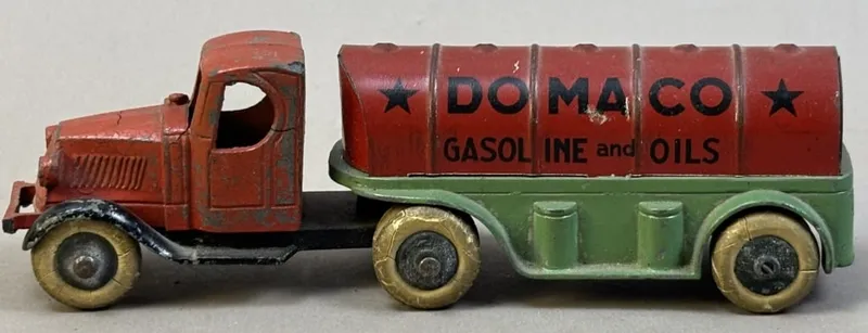 Domaco Gasoline Oils Tanker Tin Litho Tootsie Toy from auction in Jackson, Michigan — image 9