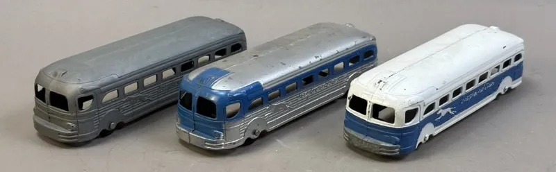 Lot 3 6" 1950s Tootsie Toy Greyhound Line Buses from auction in Jackson, Michigan — image 17