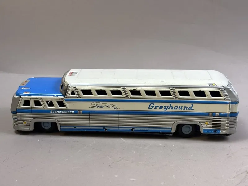 Greyhound 6916 Scenuicruiser Cragstan Tin Friction from auction in Jackson, Michigan — image 24