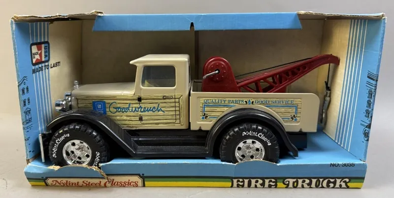 GM Parts Goodwrench Nylint Fire Truck NOS 3035 from auction in Jackson, Michigan — image 37