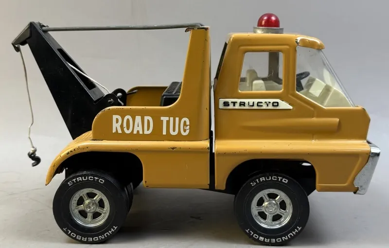 Structo Thunderbolt Road Tug Pressed Steel Wrecker from auction in Jackson, Michigan — image 45