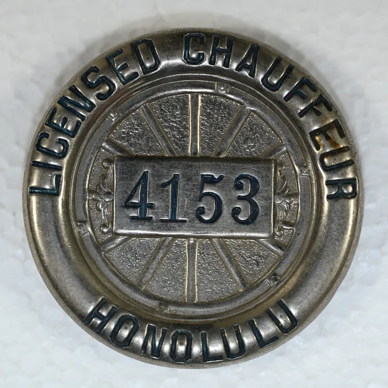 Chauffer - Honolulu Hawaii Territory Licensed Chauffeur Badge - Pin #4153 from auction in Winnetka, Illinois — image 23