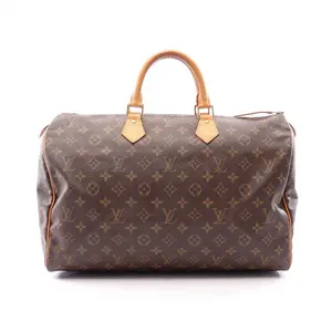 26836 | Saturday Essentials: Handbags — image 1