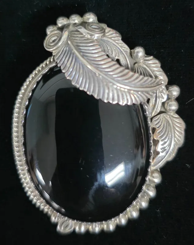 Navajo "LR" Black Onyx & Silver Pendant from auction in Bogart, Georgia — image 33