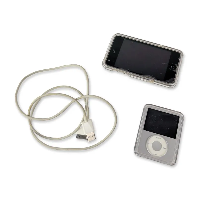 2pc Apple iPod Nano and iPod Touch Portable Media Player Collection from auction in Hollywood, Florida — image 5