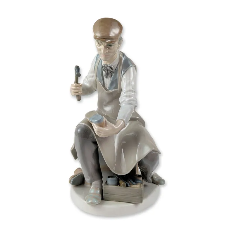 Lladro Spanish Glazed Porcelain Cobbler Figurine 1004853 from auction in Hollywood, Florida — image 42