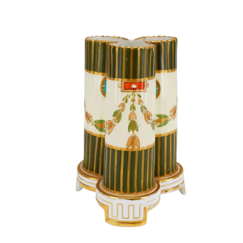 Wedgwood Bone China Neoclassical Trefoil Form Vase from auction in Hollywood, Florida — image 32