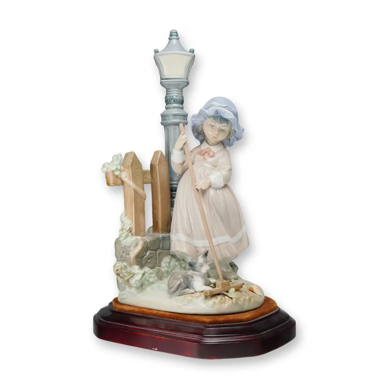 Lladro Fall Clean-Up Porcelain Figurine 5286 with Base from auction in Hollywood, Florida — image 27