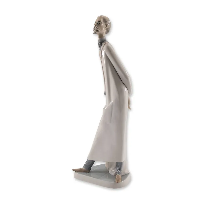 Lladro Porcelain Figurine Doctor 1004602 from auction in Hollywood, Florida — image 13