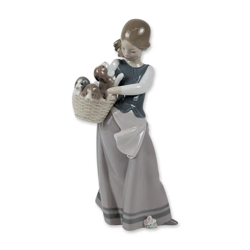Lladro Porcelain Figurine, Girl with Puppies 1001311 from auction in Hollywood, Florida — image 30