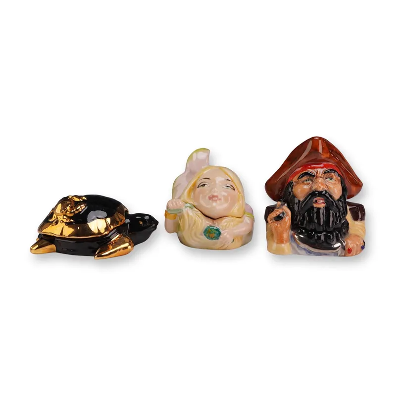 Three Kevin Francis Face Pots- Ariel Prototype, Scooby the Turtle and Pirate from auction in Hollywood, Florida — image 14