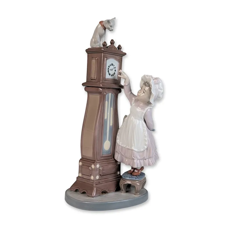 Lladro Porcelain Figurine, Bedtime 01005347 from auction in Hollywood, Florida — image 32