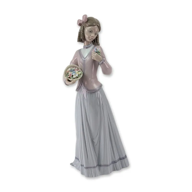 Lladro Porcelain Figurine, Innocence in Bloom 01007644 from auction in Hollywood, Florida — image 23