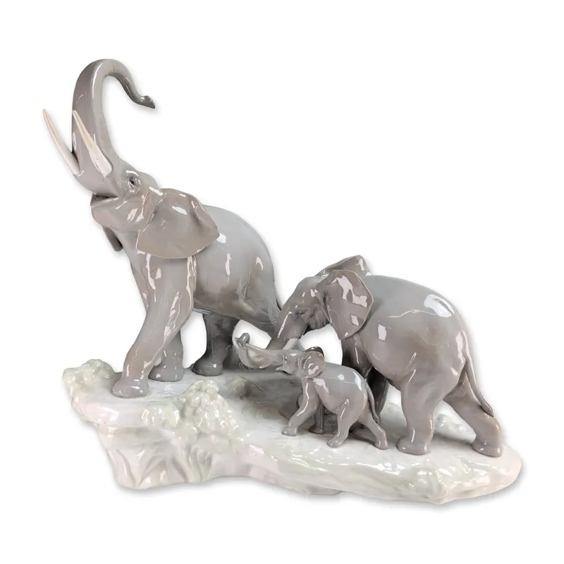 Lladro Spain Glazed Porcelain Elephant Walking Sculpture from auction in Hollywood, Florida — image 18