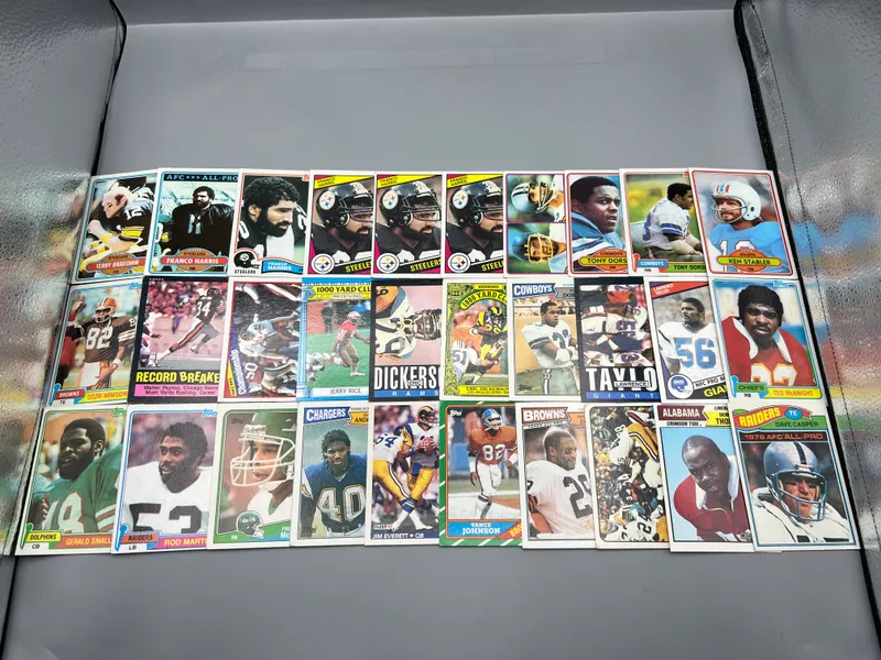 (30) Assorted Vintage Football Cards W/ Stars - Varying Conditions from auction in Greenville, Ohio — image 45