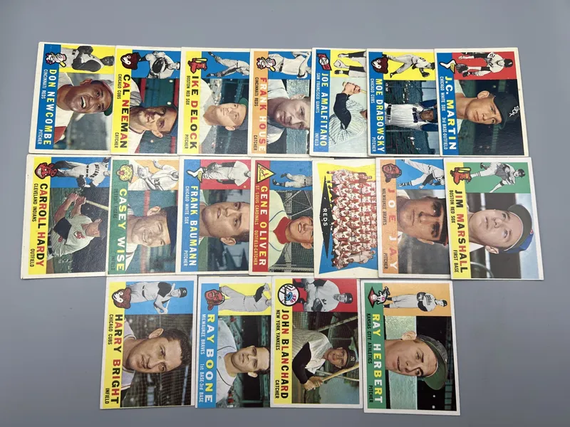 (18) 1960 Topps Baseball Cards - Varying Conditions from auction in Greenville, Ohio — image 41