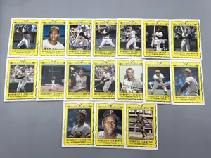 (17) Roberto Clemente Topps Heritage The Great One Inserts