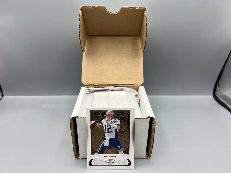 2009 Donruss Classics Football Complete 100 Card Base Set from auction in Greenville, Ohio — image 4
