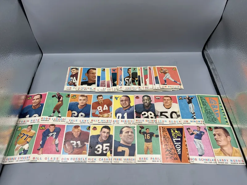 (45+) 1959 Topps Football Cards W/ Stars - Varying Conditions from auction in Greenville, Ohio — image 48