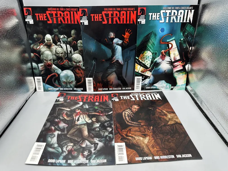 Dark Horse Comics The Strain #1, #2, #3, #4, #5 (2011-2012) - First appearance of characters in comics - Guillermo del Toro novel adaptation from auction in Greenville, Ohio — image 10