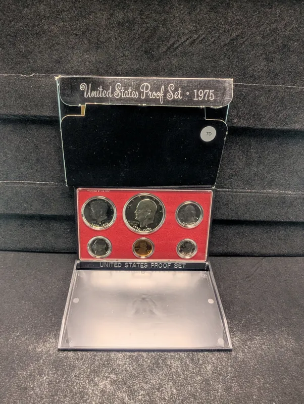 1975-S United States Proof Set - Includes Bicentennial Dollar, Half and Quarter! Top Three Coins are 1976, Botton Three are 1975 - Government Issued. from auction in Greenville, Ohio — image 46