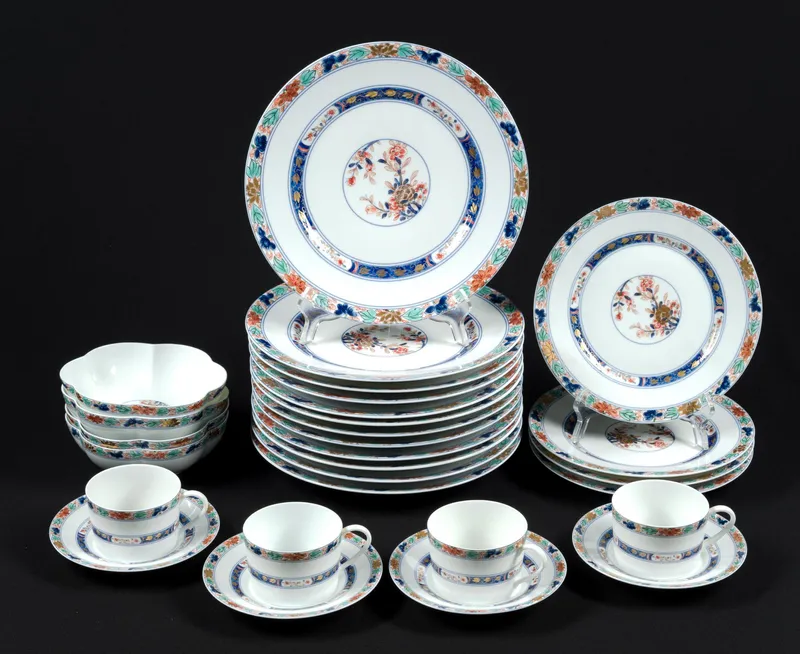 Raynaud Limoges "Koutani" China Service from auction in Harrisburg, Pennsylvania — image 4