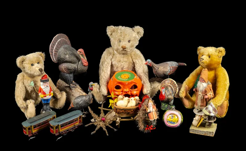 Holiday & Toy Auction — image 1