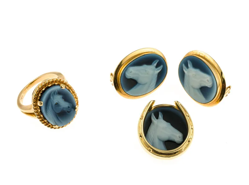14K Gold and Blue Agate Cameo Equestrian Jewelry Set from auction in Harrisburg, Pennsylvania — image 16
