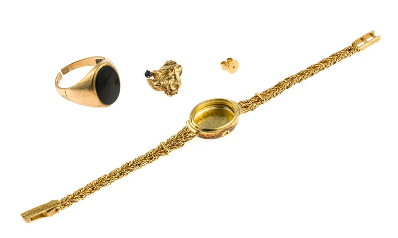 14K and 10K Scrap Gold Jewelry from auction in Harrisburg, Pennsylvania — image 17