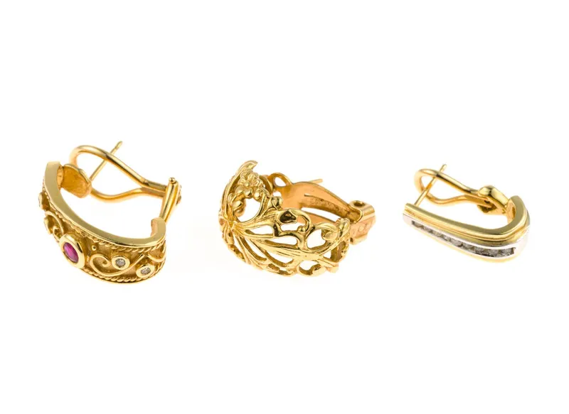 Three Single 14K Gold Earrings from auction in Harrisburg, Pennsylvania — image 41