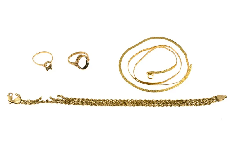 14K and 10K Scrap Gold Jewelry from auction in Harrisburg, Pennsylvania — image 48
