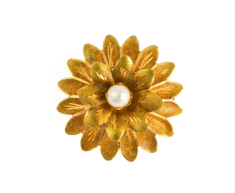 18K Gold and Pearl Flower Brooch from auction in Harrisburg, Pennsylvania — image 5