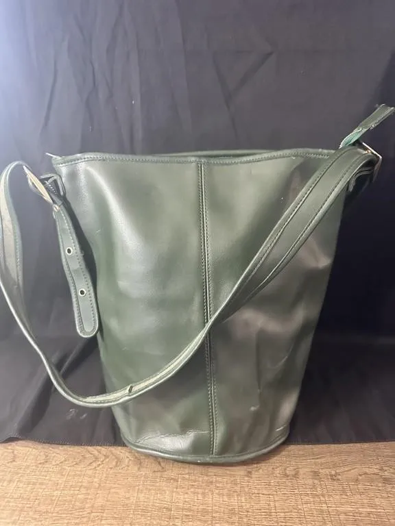 Coach Inspired Duffle Sac from auction in Clifford , Pennsylvania — image 5
