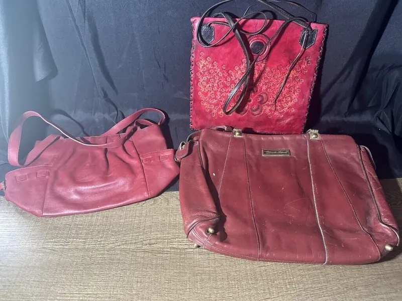 3 Red Leather Handbags from auction in Clifford , Pennsylvania — image 12