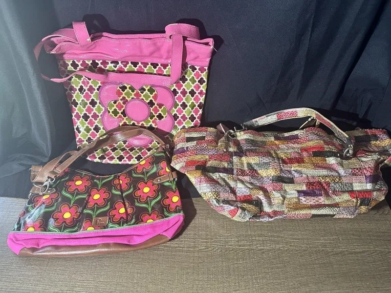 2 Statement Purses from auction in Clifford , Pennsylvania — image 15