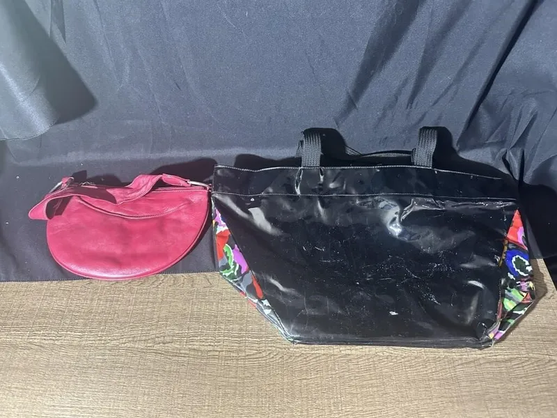 2 Vintage Purses from auction in Clifford , Pennsylvania — image 16