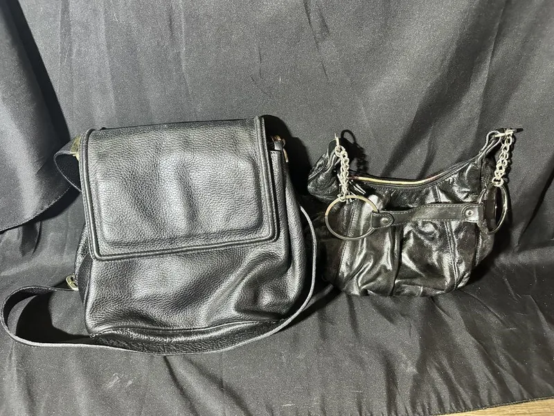 2 Black Leather Purses from auction in Clifford , Pennsylvania — image 19