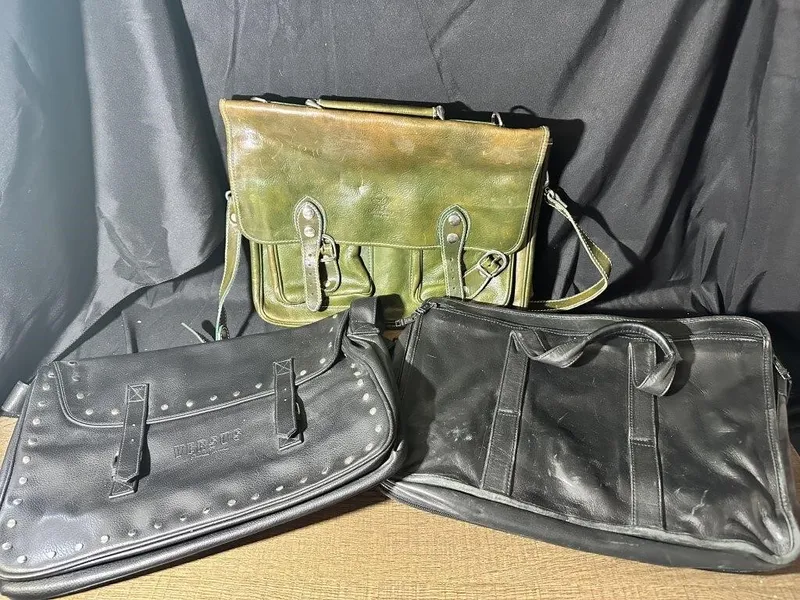 3 Leather Messenger Style Bags from auction in Clifford , Pennsylvania — image 22